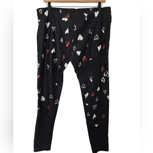 Fabletics Black Heart Leggings Size Xxl - Picture 1 of 4